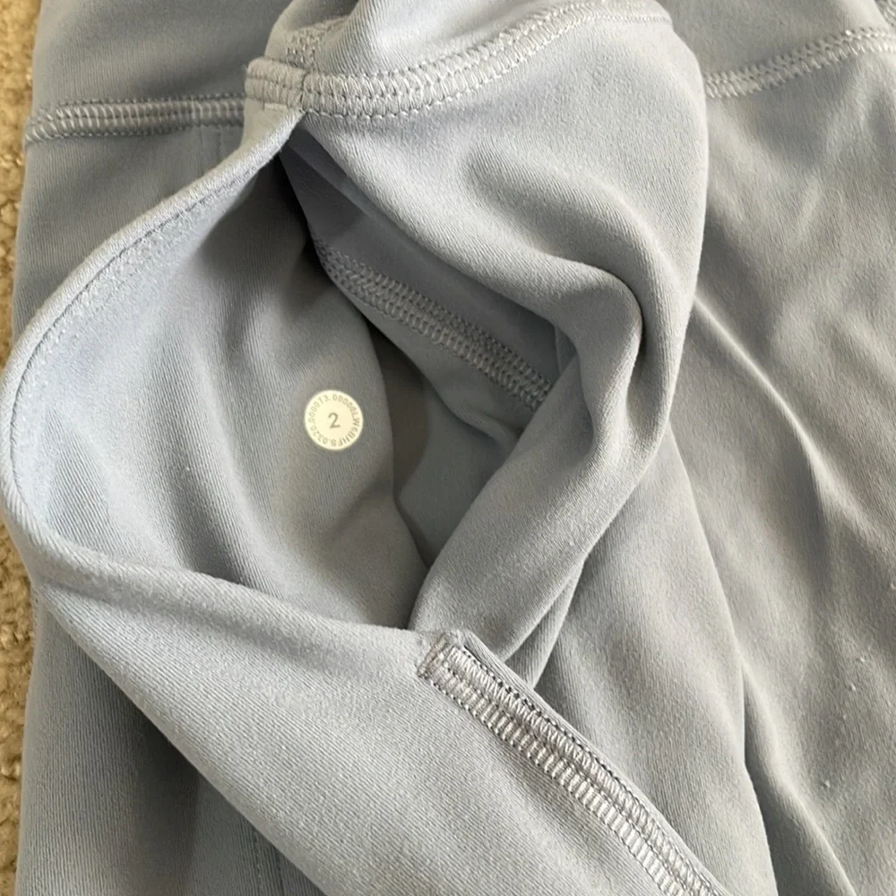 Lululemon - Picture 2 of 5